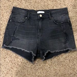 H&M's Black Jean Shorts